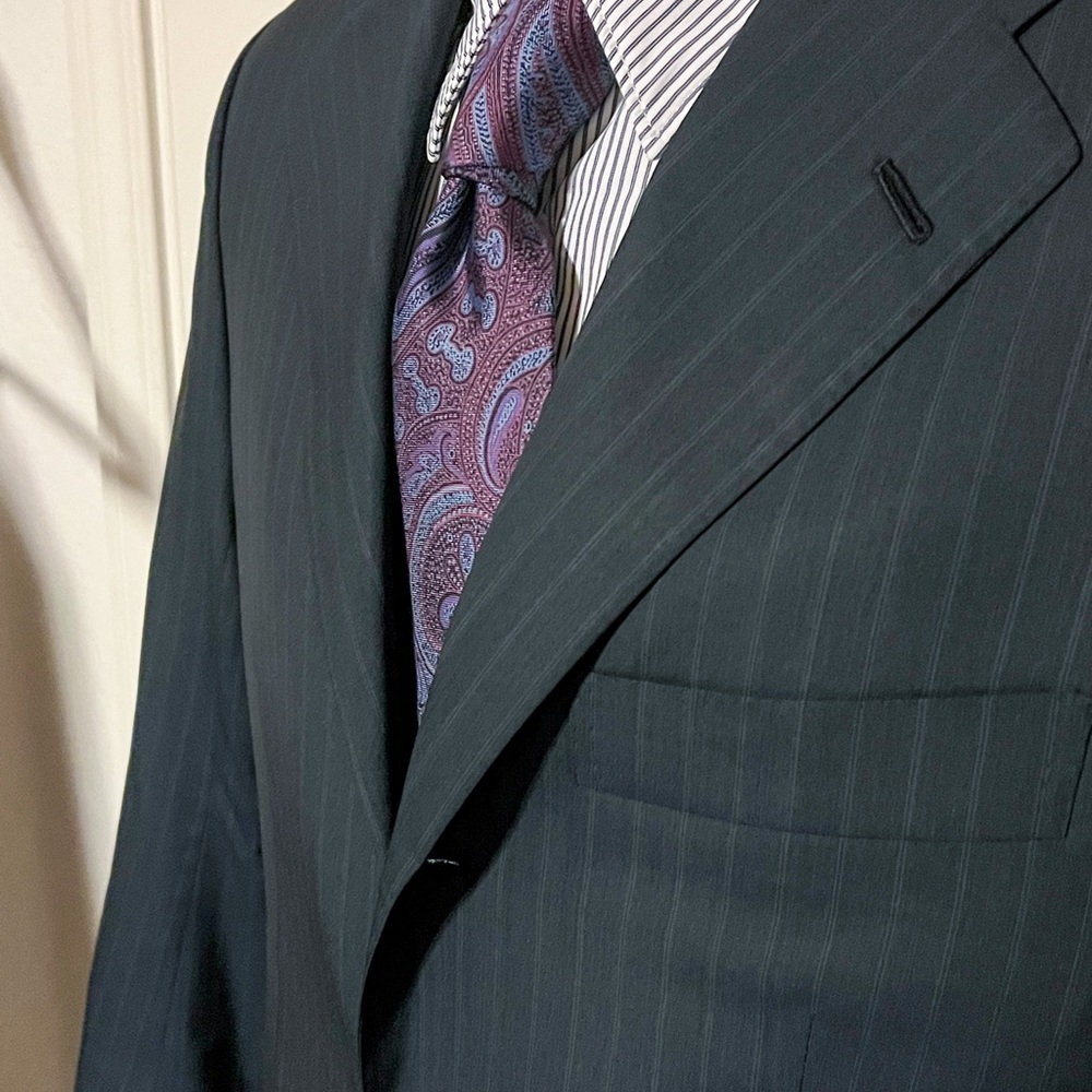 Kiton 14 Micron Midnight Navy Pinstripe Suit 46/36